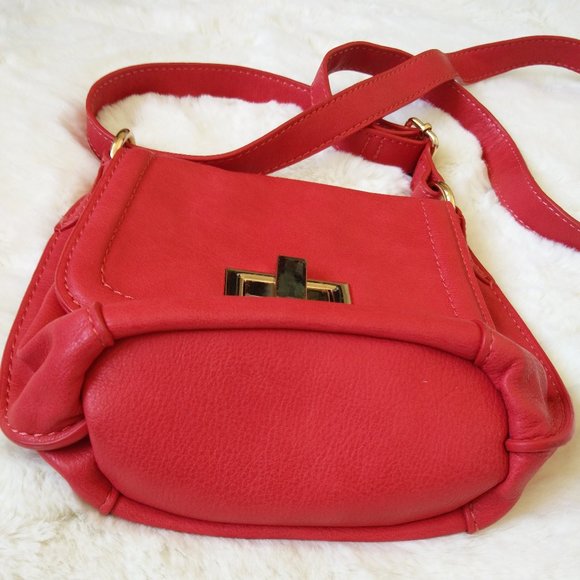 KGB Studio Red Bag with Adjustable Straps - Picture 6 of 14